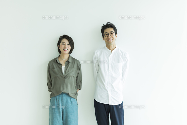 笑顔の男女ポートレート
(c)RYO