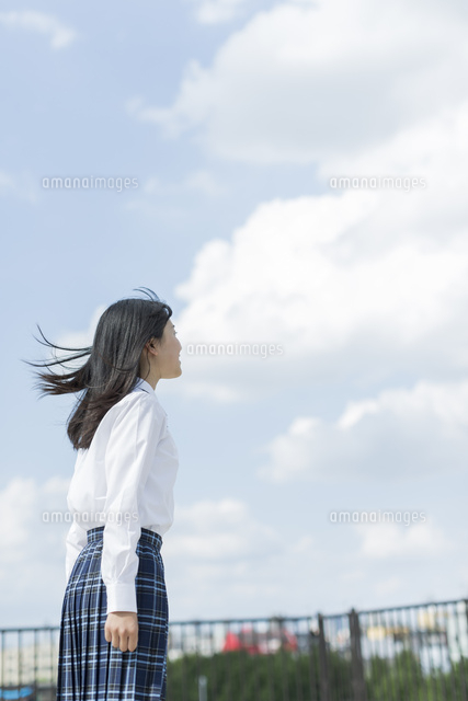 笑顔の女子学生
(c)RYO