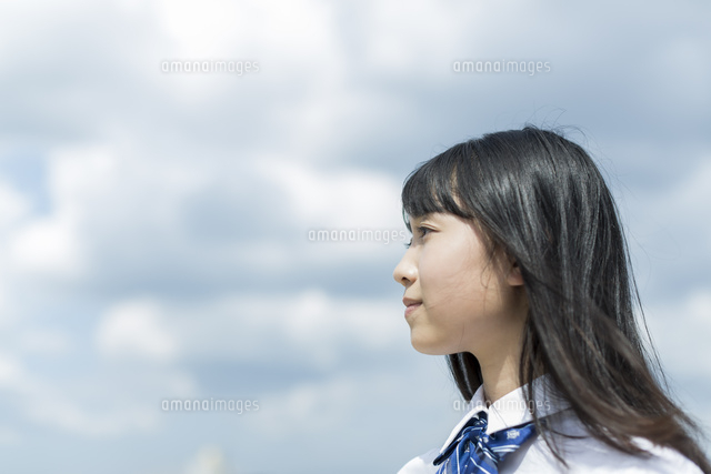 笑顔の女子学生
(c)RYO
