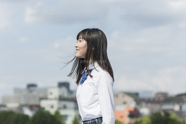 笑顔の女子学生
(c)RYO