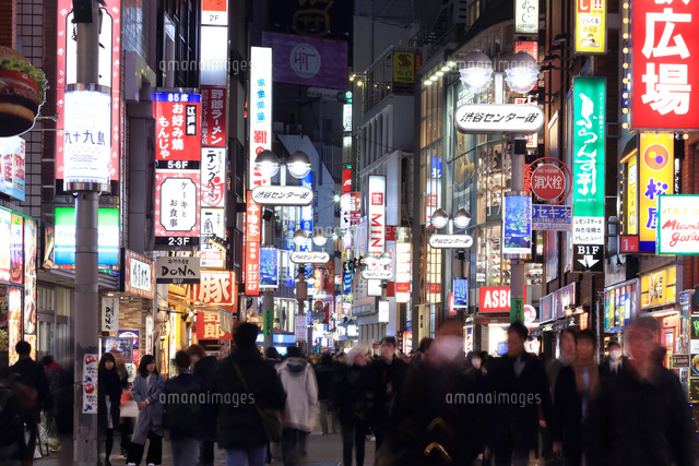夜の渋谷センター街
(c)Keiji Kaneda/a.collectionRF