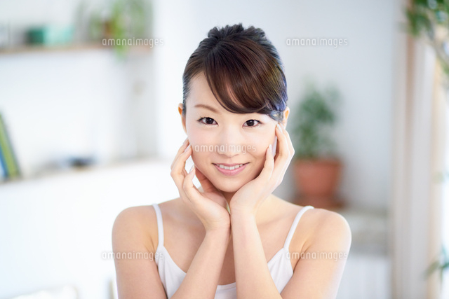肌の綺麗な女性
(c)forty-one/a.collectionRF
