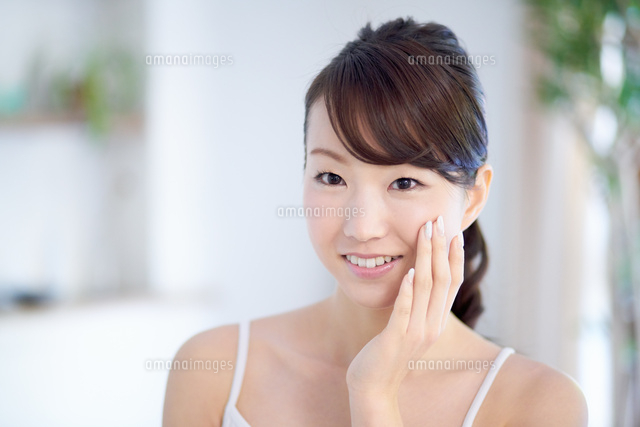 肌の綺麗な女性
(c)forty-one/a.collectionRF