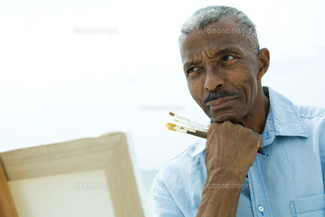 man holding paint brushes
(c)Eric Audras/Photo Alto