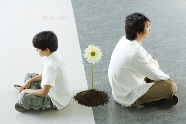 Boy & man sitting back to back
(c)Milena Boniek/Photo Alto