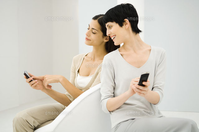 Two women sitting together
(c)Eric Audras/Photo Alto
