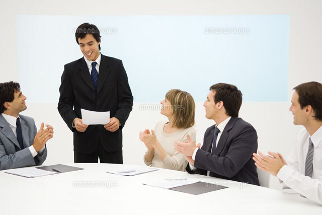 Businessman standing, holding document
(c)Eric Audras/Photo Alto