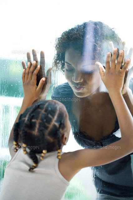 Mother & daughter making faces
(c)Laurence Mouton/Photo Alto