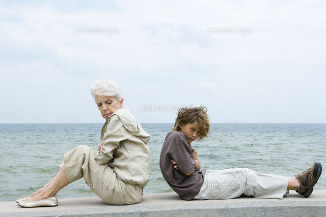 Grandmother & grandson sitting
(c)Laurence Mouton/Photo Alto