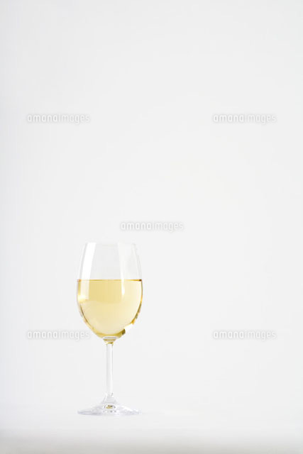 Glass of white wine
(c)Laurence Mouton/PhotoAlto
