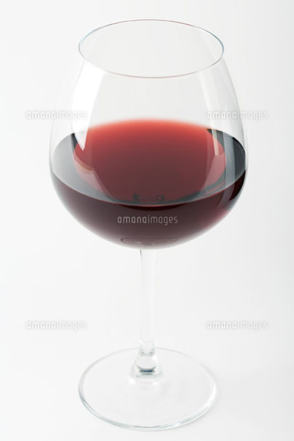 Glass of red wine, close-up
(c)Laurence Mouton/PhotoAlto