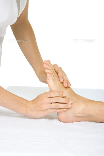 Woman receiving foot massage
(c)Alix Minde/PhotoAlto