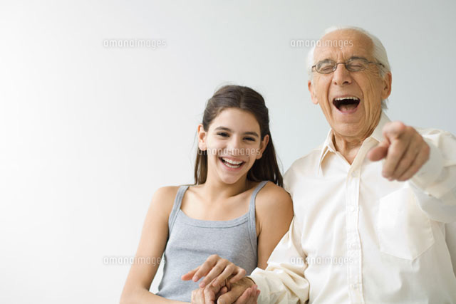 Teenage girl side by side with grandfather
(c)Eric Audras/PhotoAlto