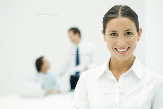 Female professional smiling at camera,portrait
(c)Eric Audras/PhotoAlto