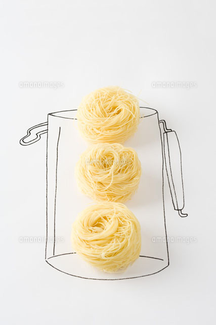 Dried noodles in drawing of canister
(c)Laurence Mouton/PhotoAlto