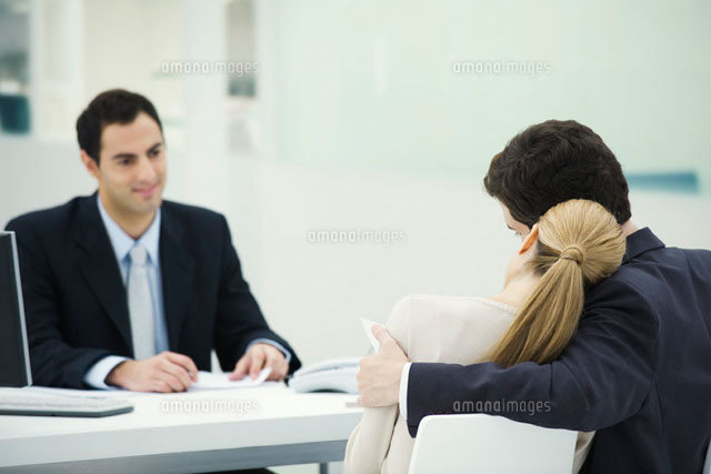 Meeting between professional and client,woman resting head
(c)Eric Audras/PhotoAlto