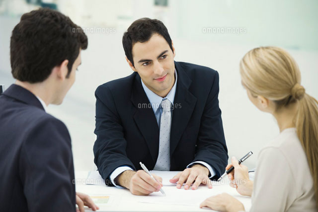 Meeting between professional and clients
(c)Eric Audras/PhotoAlto