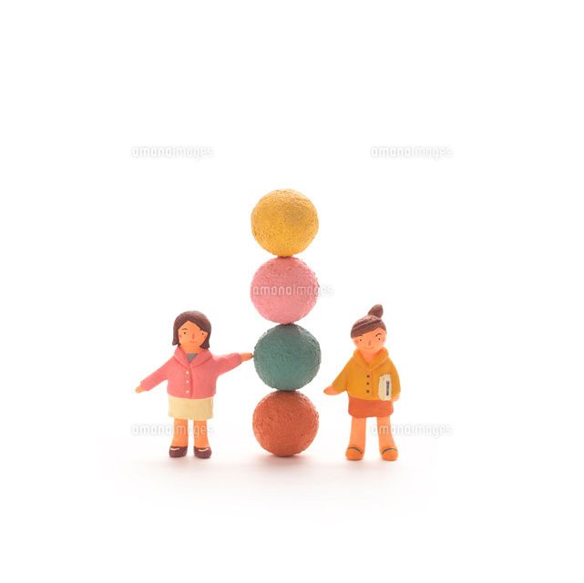 球体と人のオブジェ クラフト
(c)visual supple