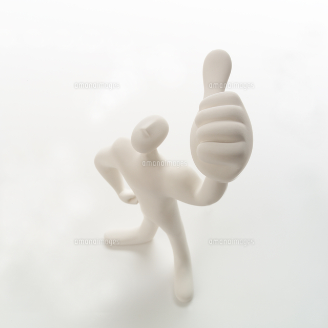左手の親指を立てて立つ人のオブジェ クラフト
(c)visual supple