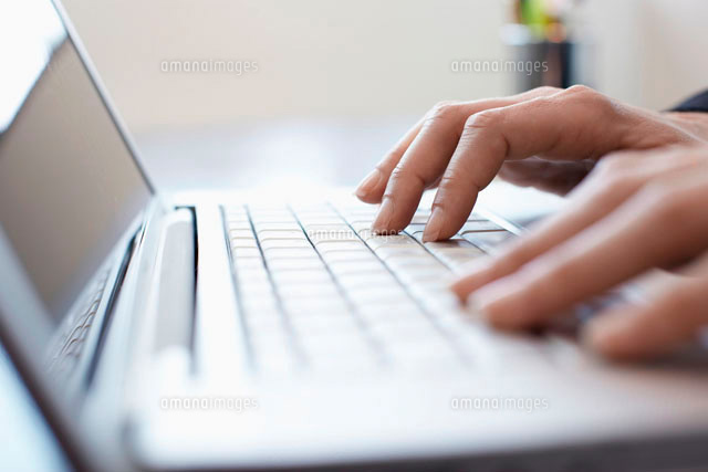 Womans hands typing with laptop
(c)clover/a.collectionRF