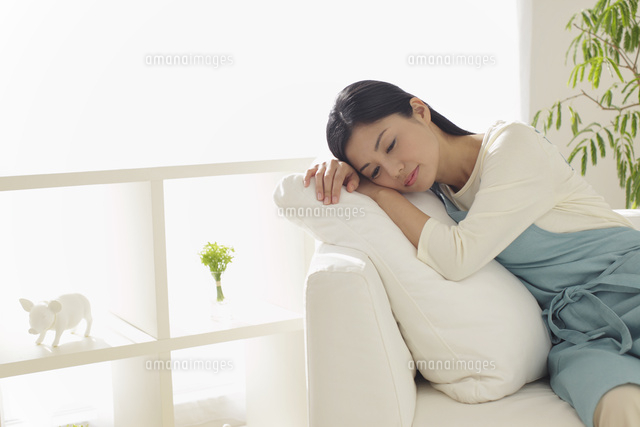 疲れで休憩する主婦
(c)mon printemps