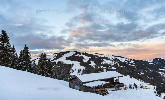 cabin in the snow after sunset snowy mountains wilder 11102001590