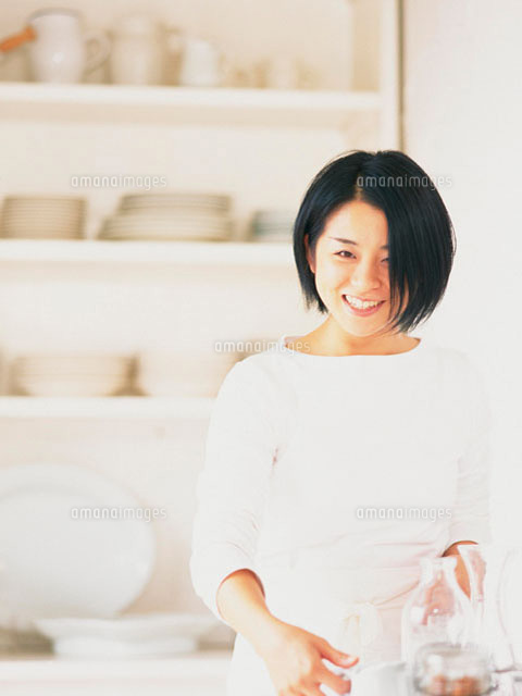 キッチンにいる女性
(c)daj